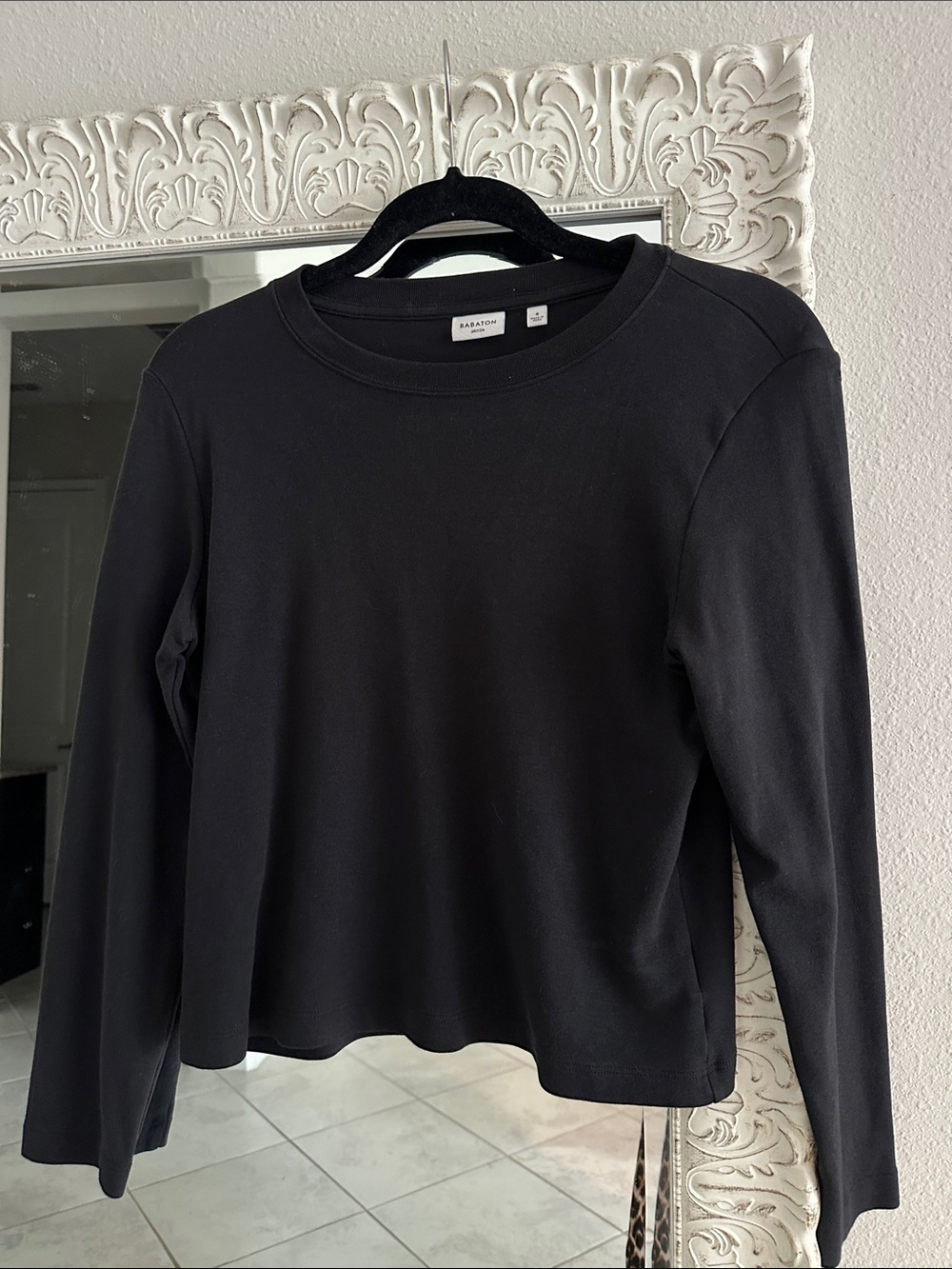 Aritzia Babaton Black Long Sleeve Crew Tee